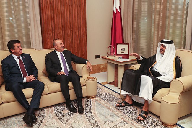 Çavuşoğlu ve Zeybekçi Katar'da