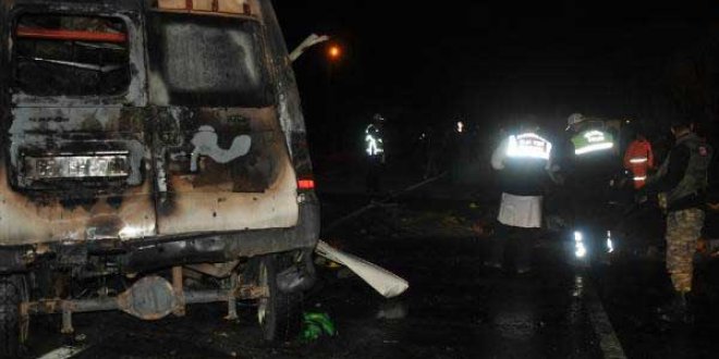 Iğdır'da minibüs kaza yaptı! 17 kişi öldü...