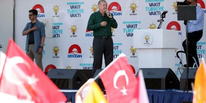 Erdoğan'ın mitingini çevre illerden gelen partililer doldurdu