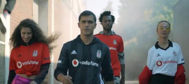 Beşiktaş'ın yeni formaları tanıtıldı