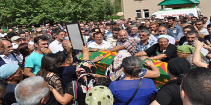 PKK’lının cenazesine katıldılar