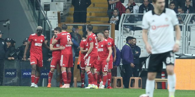 Beşiktaş Sivasspor'a takıldı