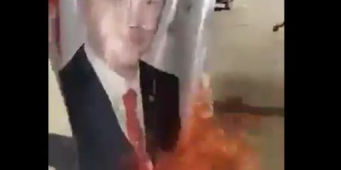 Erdoğan afişleri yakıldı, 